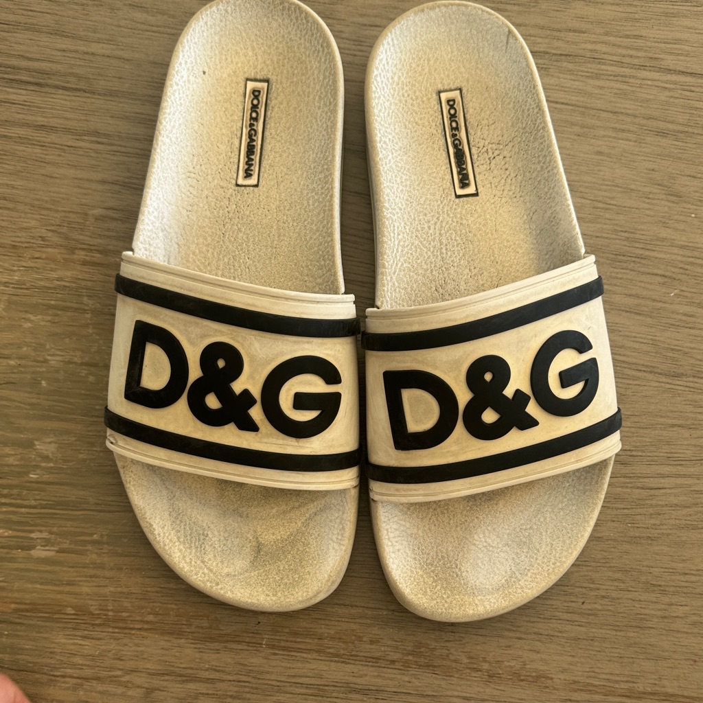 D&G Cream And Black Logo Slides